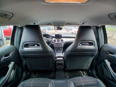 Mercedes-Benz GLA SUV 180 d Premium (20)