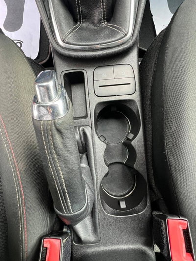 Ford Fiesta 1.5 TDCi 5 porte ST-Line (4)