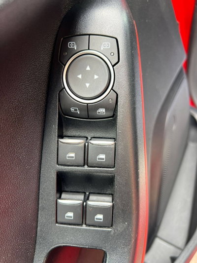 Ford Fiesta 1.5 TDCi 5 porte ST-Line (8)
