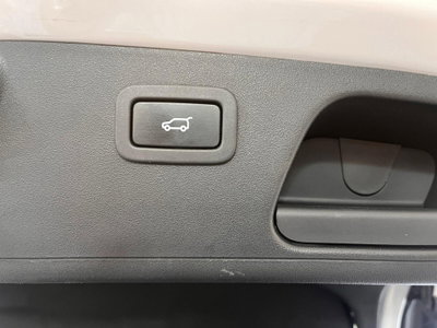 Jaguar E-Pace 2.0D 180 CV AWD S (15)