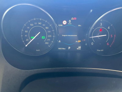 Jaguar E-Pace 2.0D 180 CV AWD S (8)