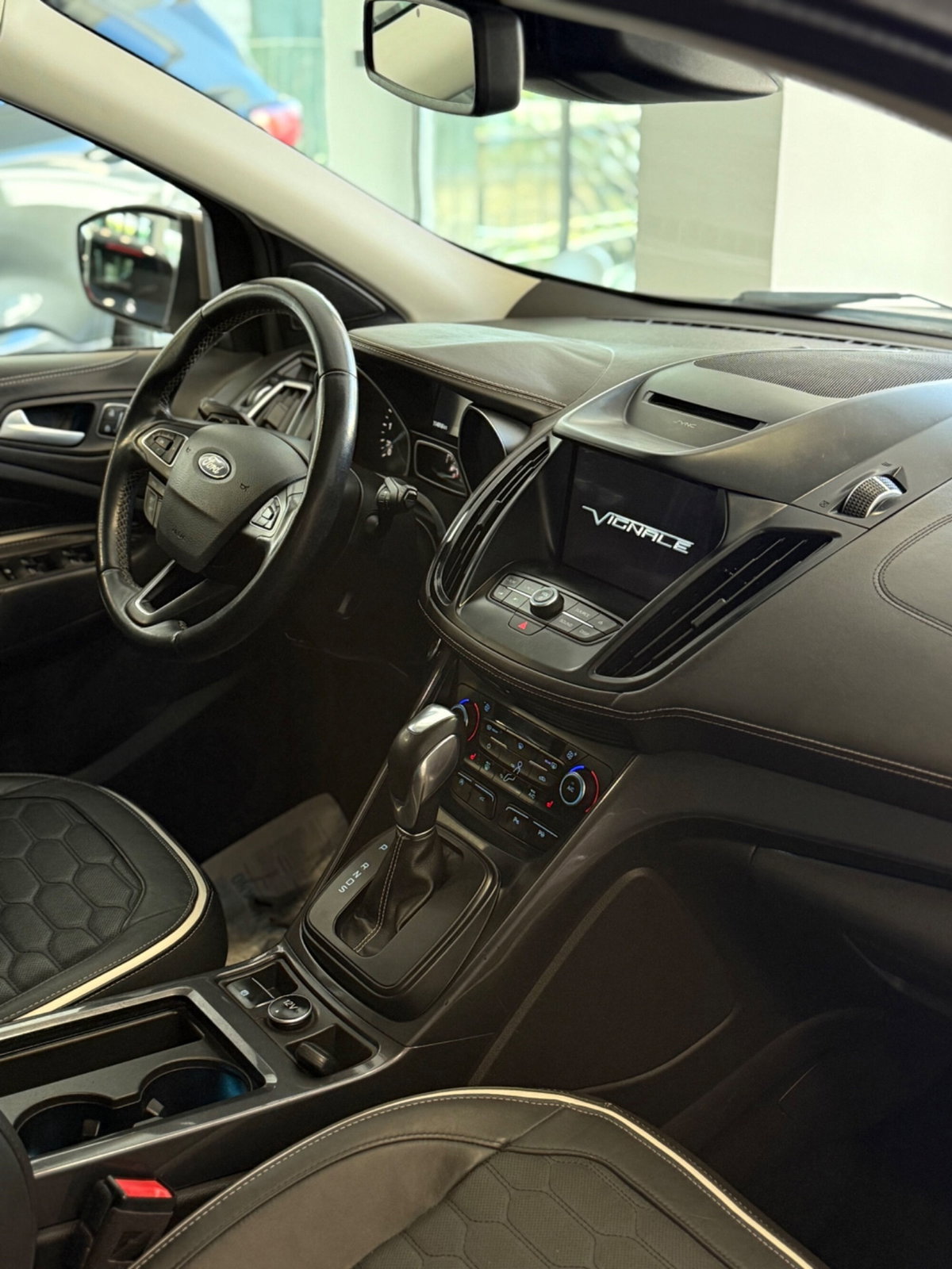 Ford Kuga 2.0 TDCI 180 CV S&S 4WD Powershift Vignale (10)