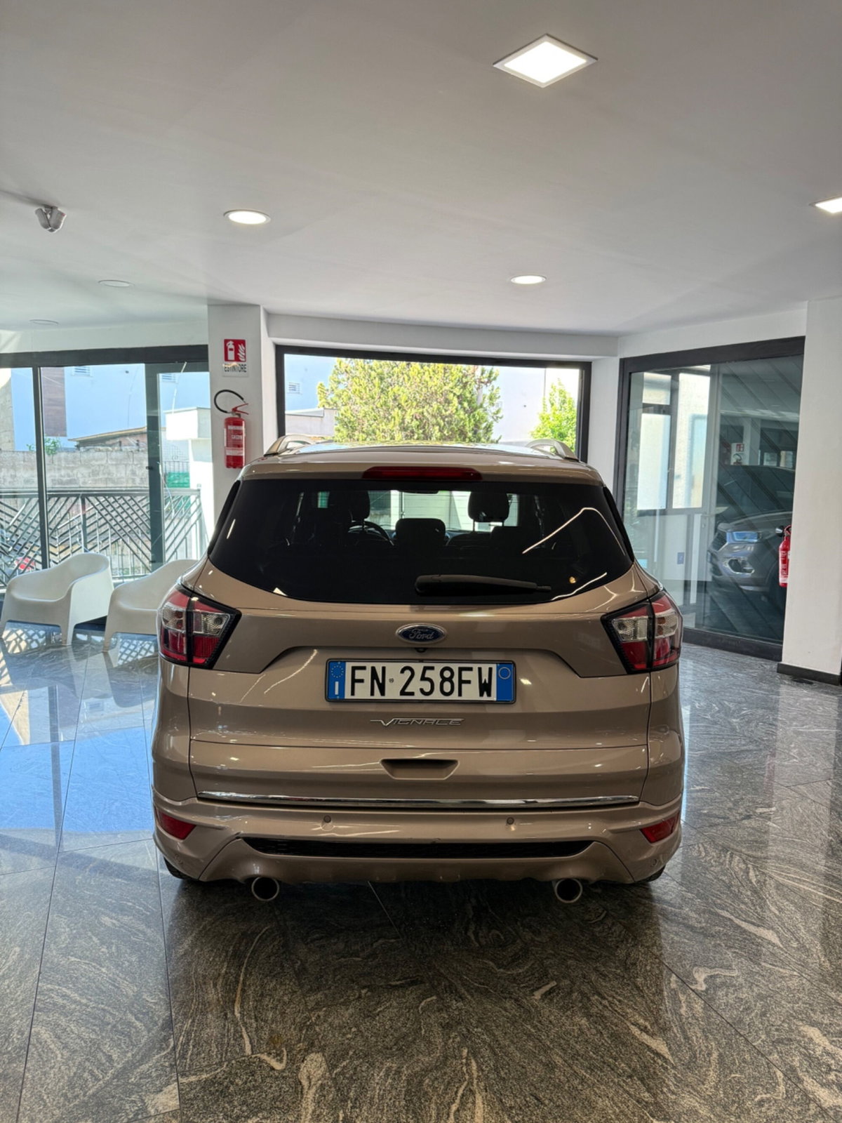 Ford Kuga 2.0 TDCI 180 CV S&S 4WD Powershift Vignale (3)