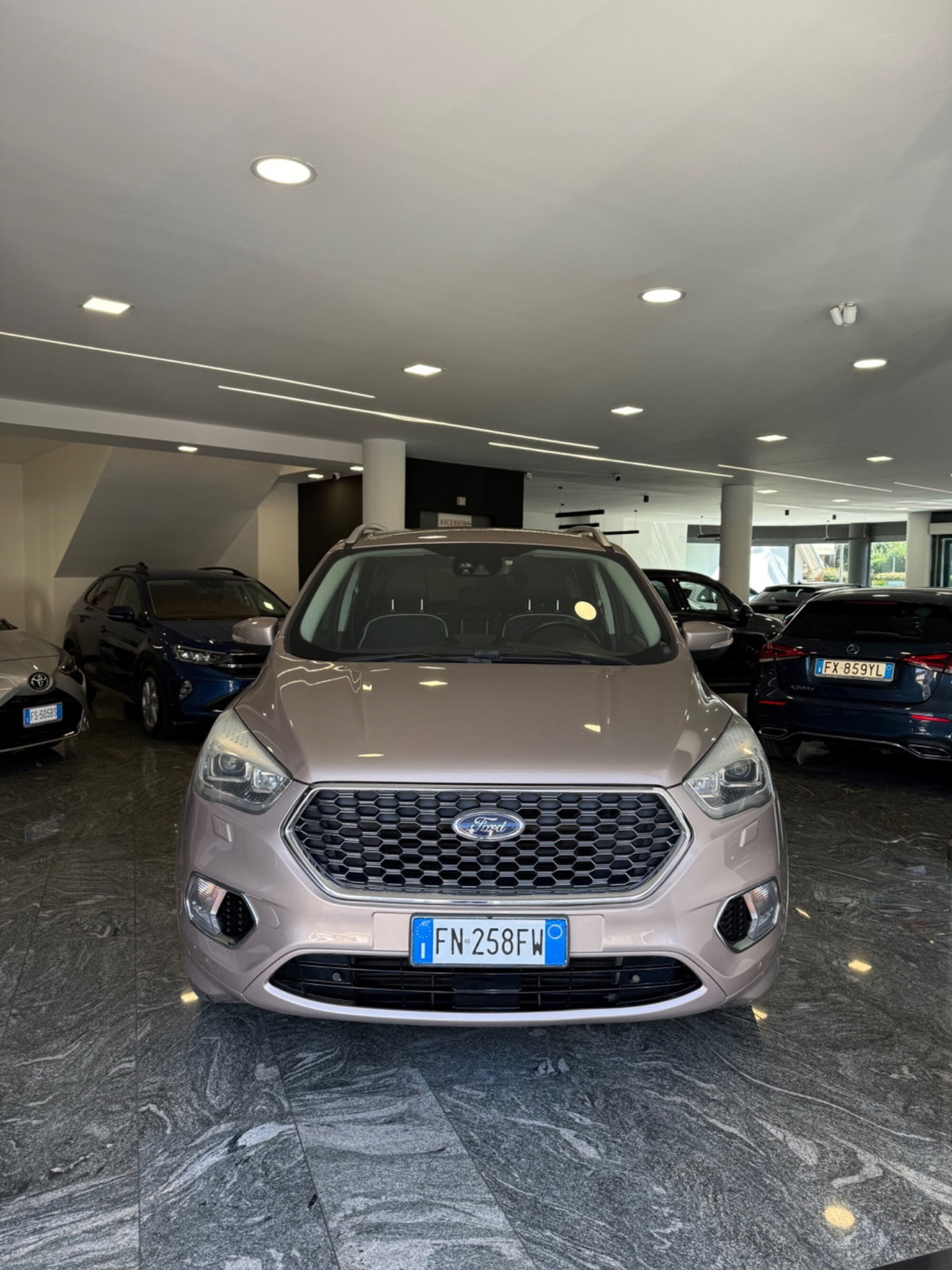 Ford Kuga 2.0 TDCI 180 CV S&S 4WD Powershift Vignale (5)