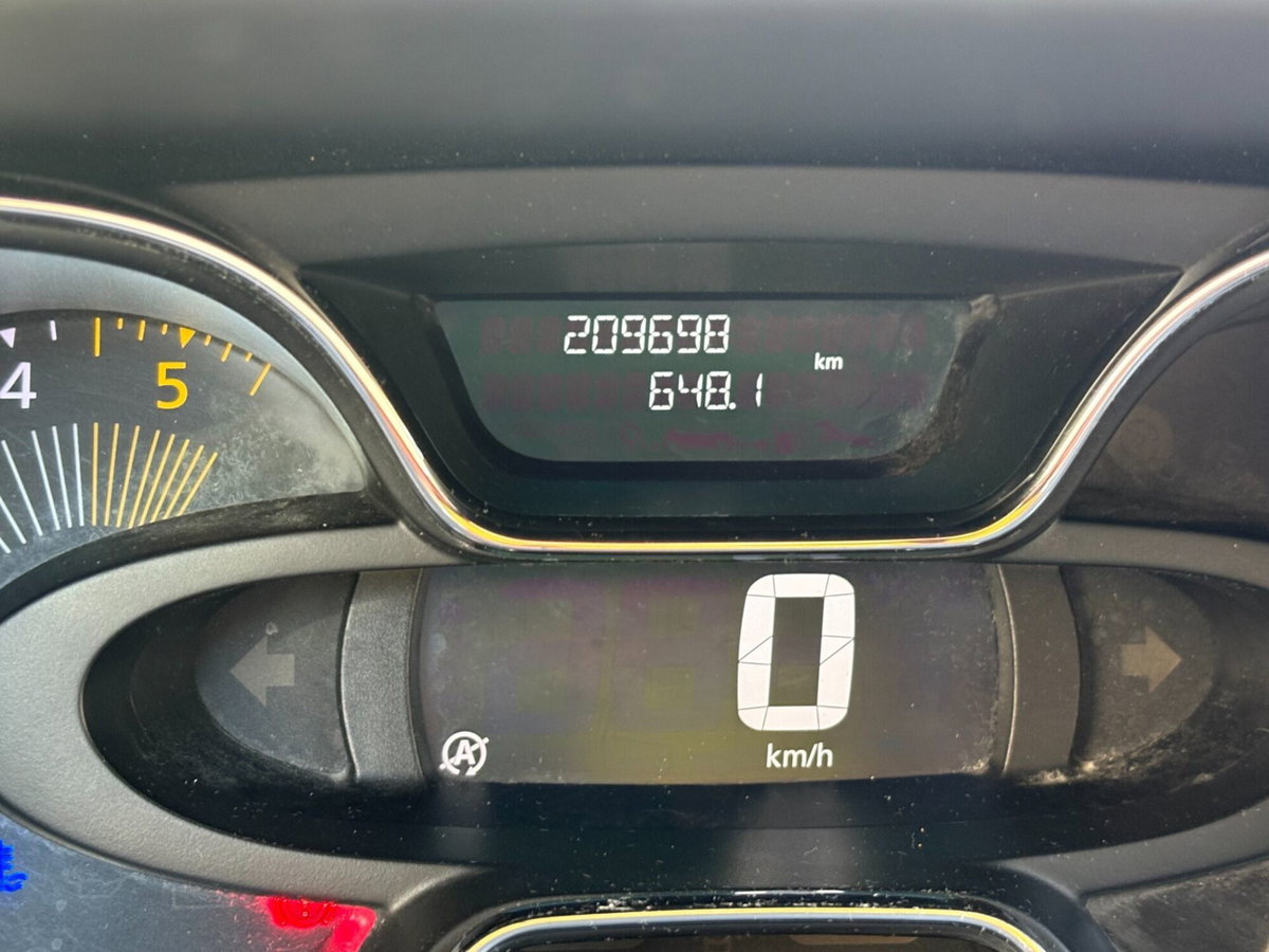 Renault Captur 1.5 dCi 8V 90 CV Start&Stop Zen (13)