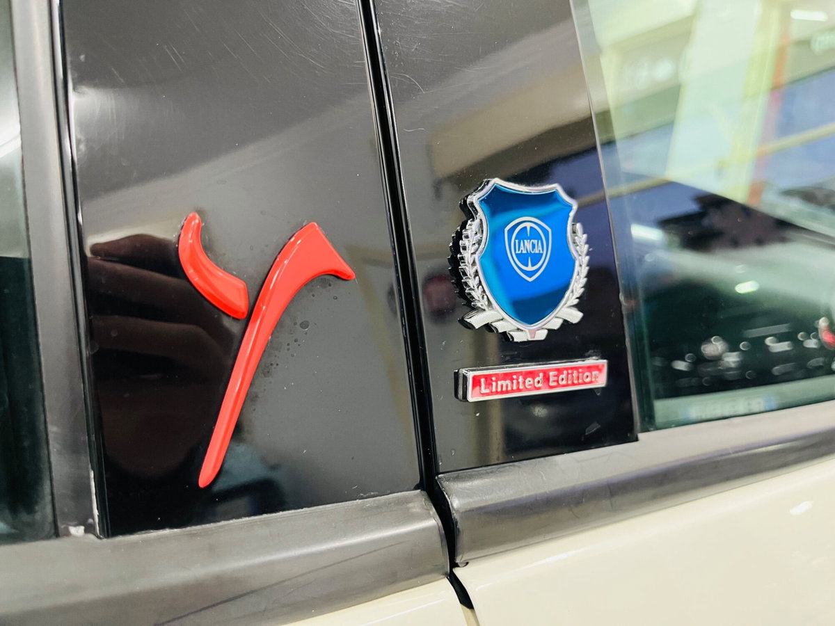 Lancia Ypsilon 1.3 MJT 16V 95 CV 5 porte S&S Silver (16)