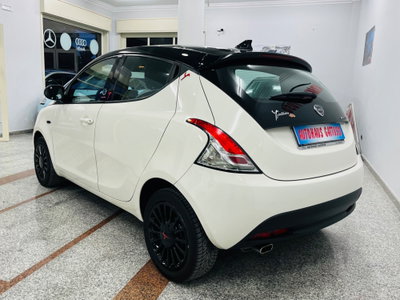 Lancia Ypsilon 1.3 MJT 16V 95 CV 5 porte S&S Silver (6)