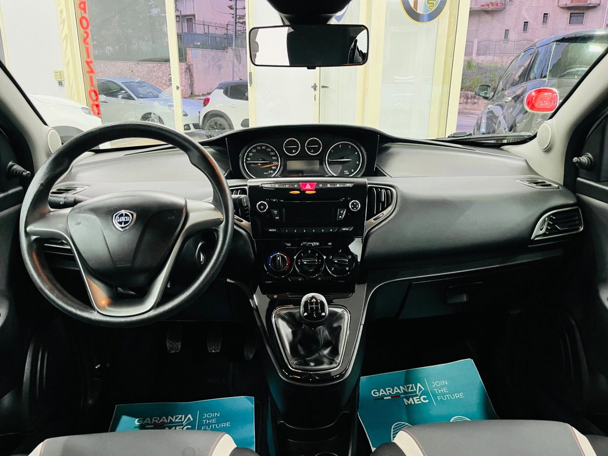Lancia Ypsilon 1.3 MJT 16V 95 CV 5 porte S&S Silver (9)