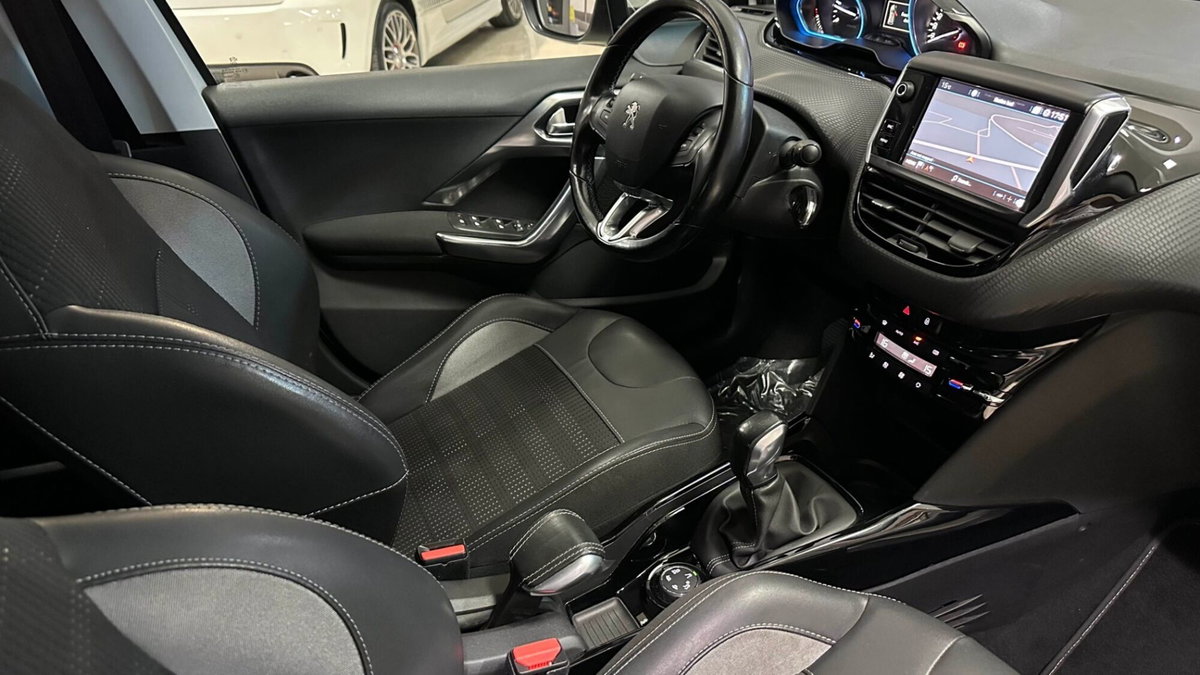 Peugeot 2008 100 S&S Allure (14)