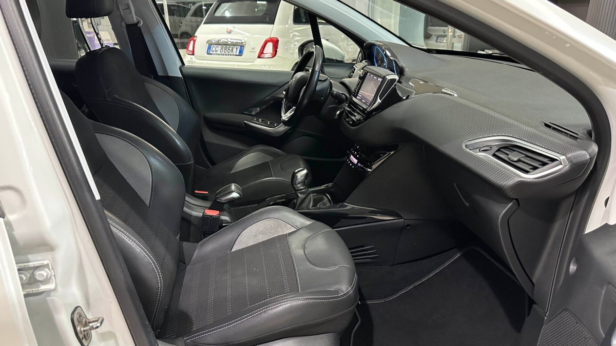 Peugeot 2008 100 S&S Allure (15)