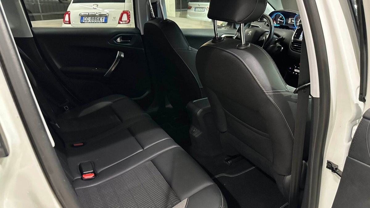 Peugeot 2008 100 S&S Allure (16)