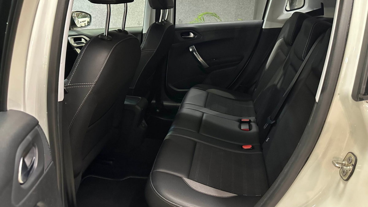 Peugeot 2008 100 S&S Allure (17)