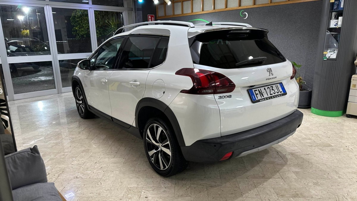 Peugeot 2008 100 S&S Allure (5)