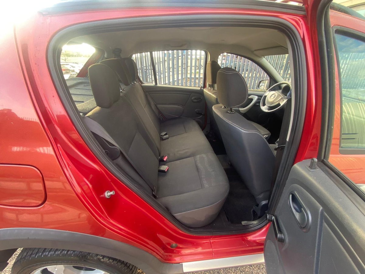 Dacia Sandero Stepway 1.6 8V 90CV (16)
