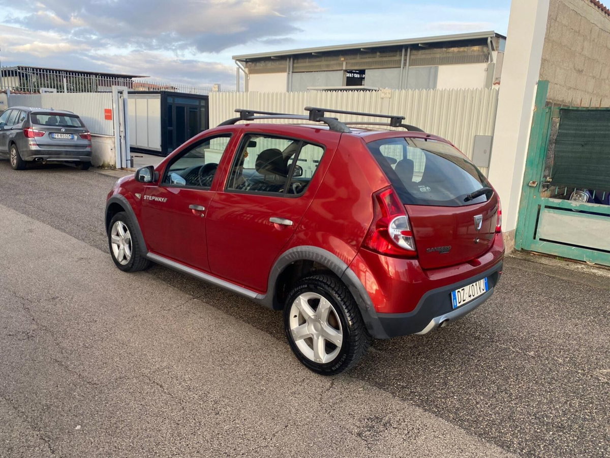 Dacia Sandero Stepway 1.6 8V 90CV (4)