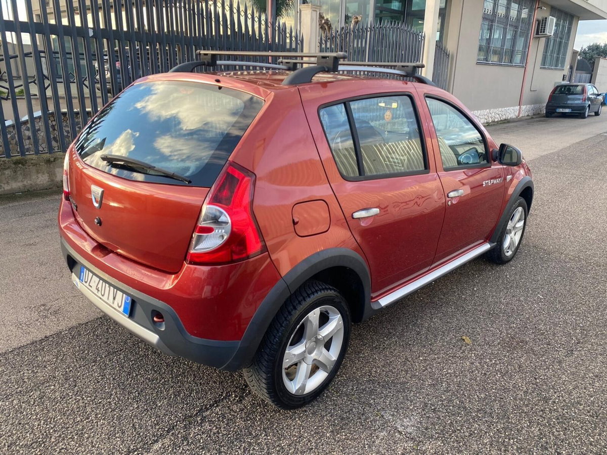 Dacia Sandero Stepway 1.6 8V 90CV (6)
