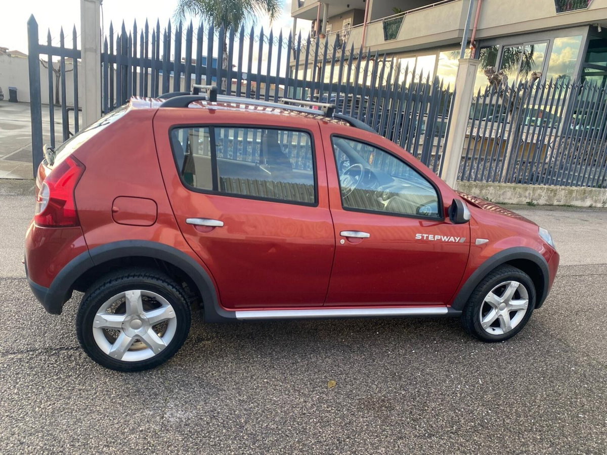 Dacia Sandero Stepway 1.6 8V 90CV (7)