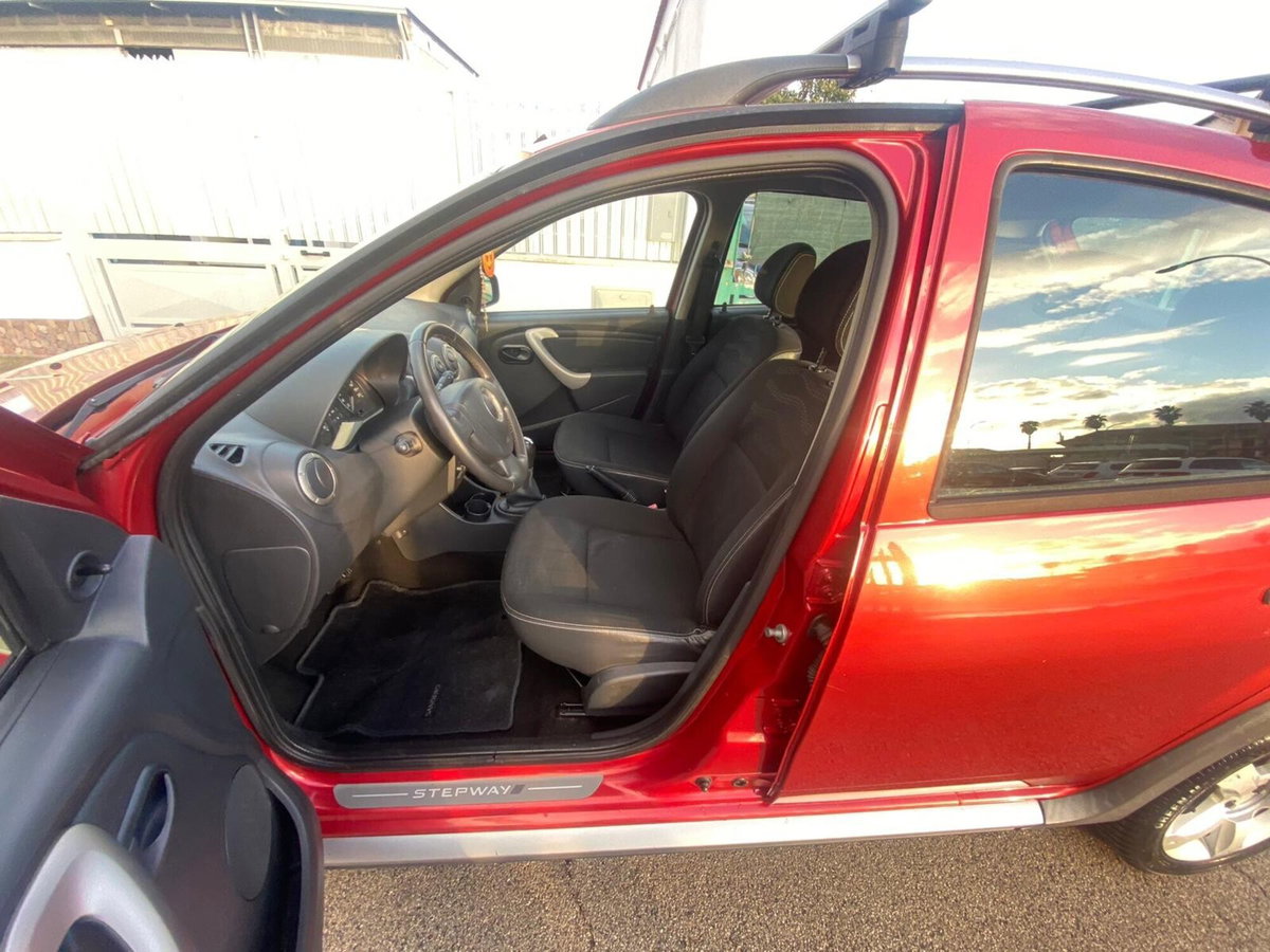 Dacia Sandero Stepway 1.6 8V 90CV (9)