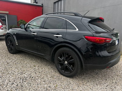 Infiniti FX FX30d S Premium (9)