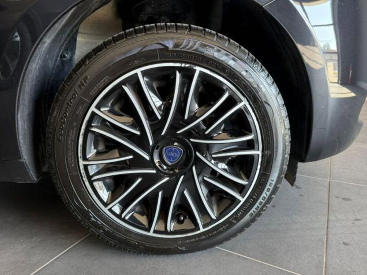 Lancia Ypsilon 1.0 FireFly 5 porte S&S Hybrid Ecochic Gold (14)