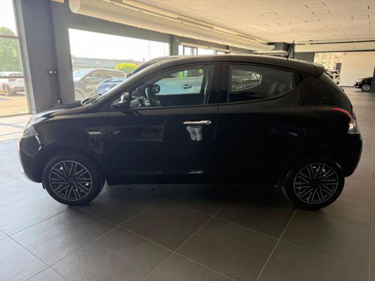 Lancia Ypsilon 1.0 FireFly 5 porte S&S Hybrid Ecochic Gold (5)