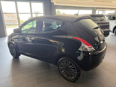 Lancia Ypsilon 1.0 FireFly 5 porte S&S Hybrid Ecochic Gold (7)