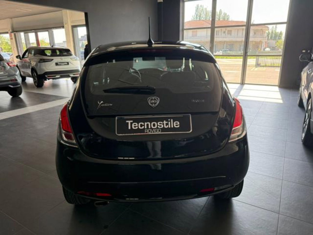 Lancia Ypsilon 1.0 FireFly 5 porte S&S Hybrid Ecochic Gold (8)