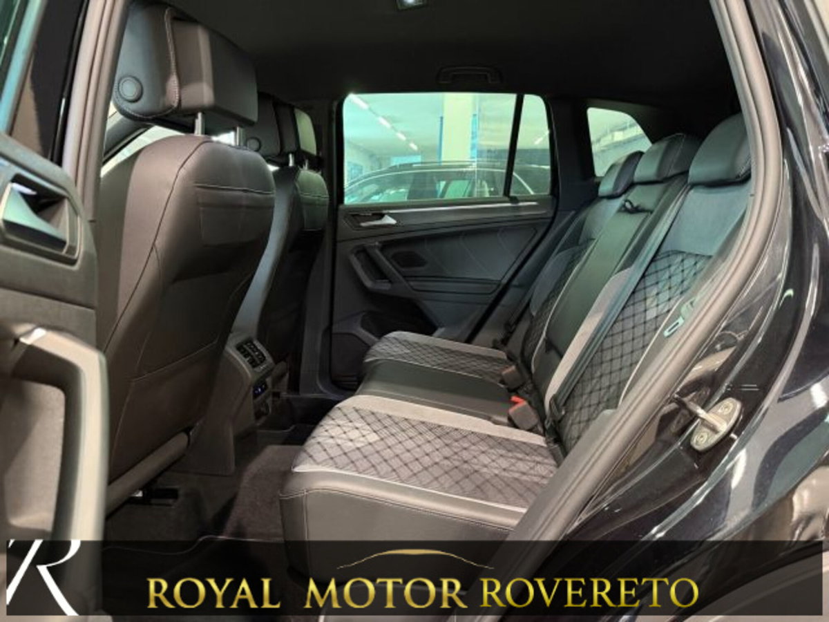 Volkswagen Tiguan 2.0 TDI 150 CV SCR DSG 4MOTION R-Line (10)