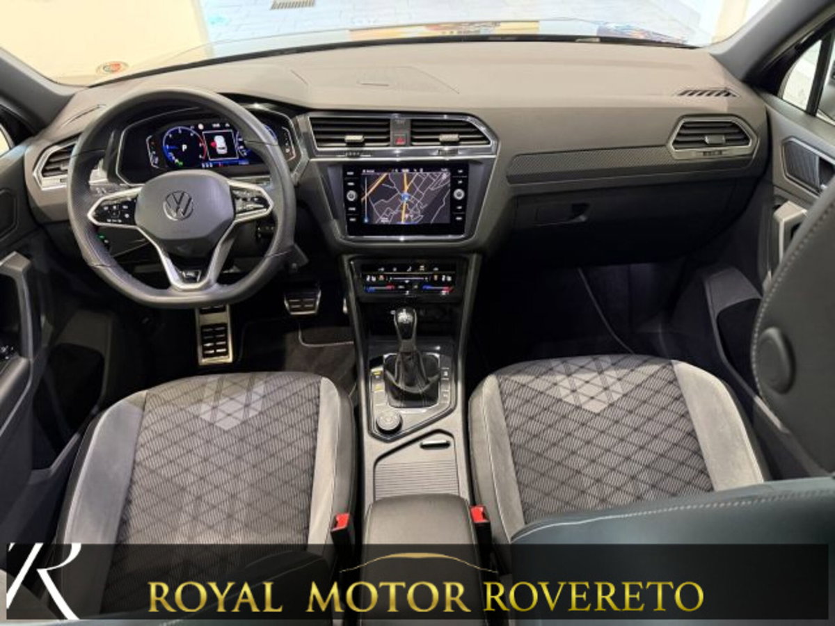 Volkswagen Tiguan 2.0 TDI 150 CV SCR DSG 4MOTION R-Line (14)