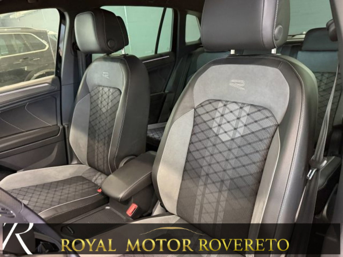 Volkswagen Tiguan 2.0 TDI 150 CV SCR DSG 4MOTION R-Line (9)