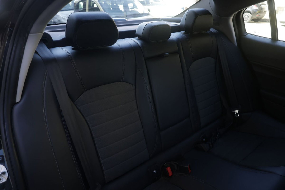 Alfa Romeo Giulia 2.2 Turbodiesel 150 CV AT8 Business (13)