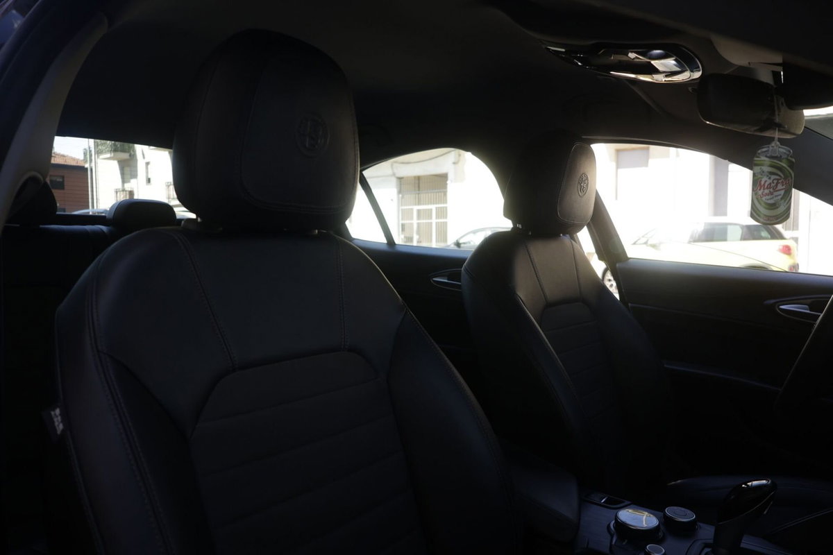 Alfa Romeo Giulia 2.2 Turbodiesel 150 CV AT8 Business (6)