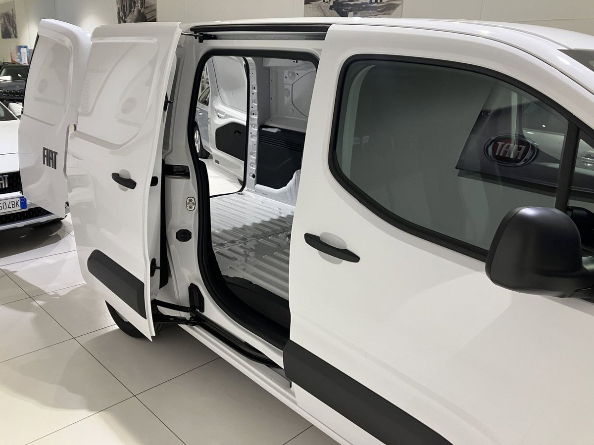Fiat Doblò Furgone van XL 1.5 diesel 130cv (14)