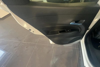 Alfa Romeo Junior 1.2 ibrida Speciale 145cv edct6 (18)