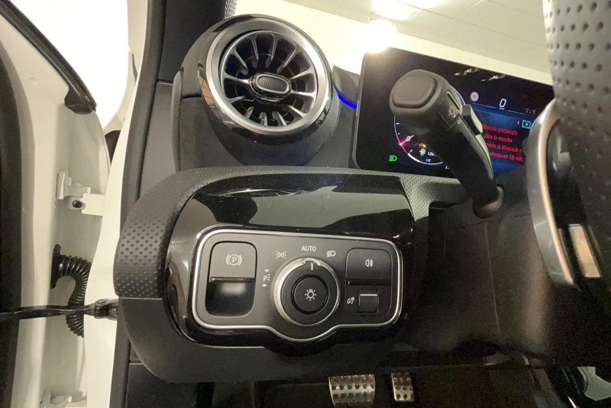 Mercedes-Benz Classe A 180 AMG Line Advanced Plus auto (15)