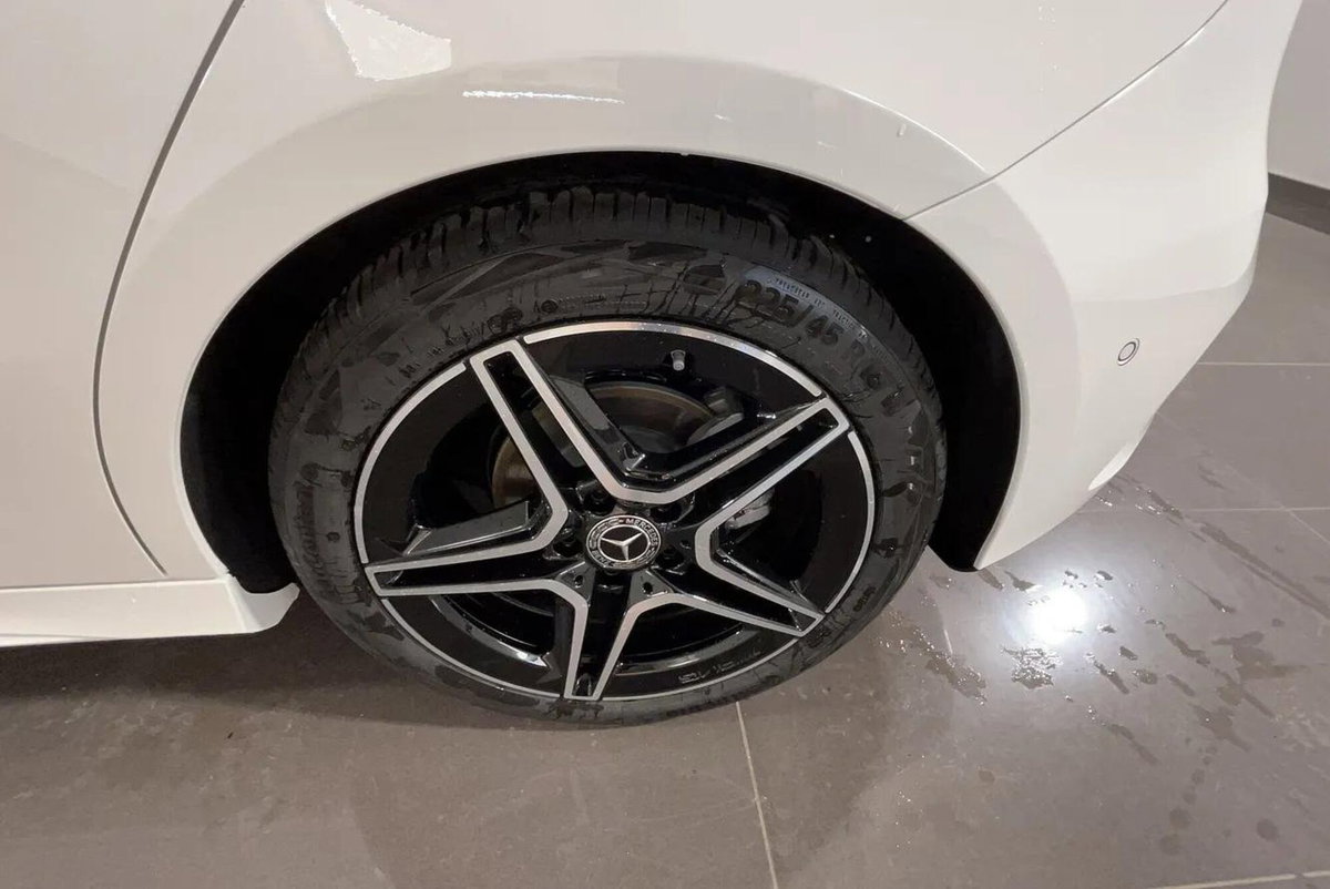 Mercedes-Benz Classe A 180 AMG Line Advanced Plus auto (6)