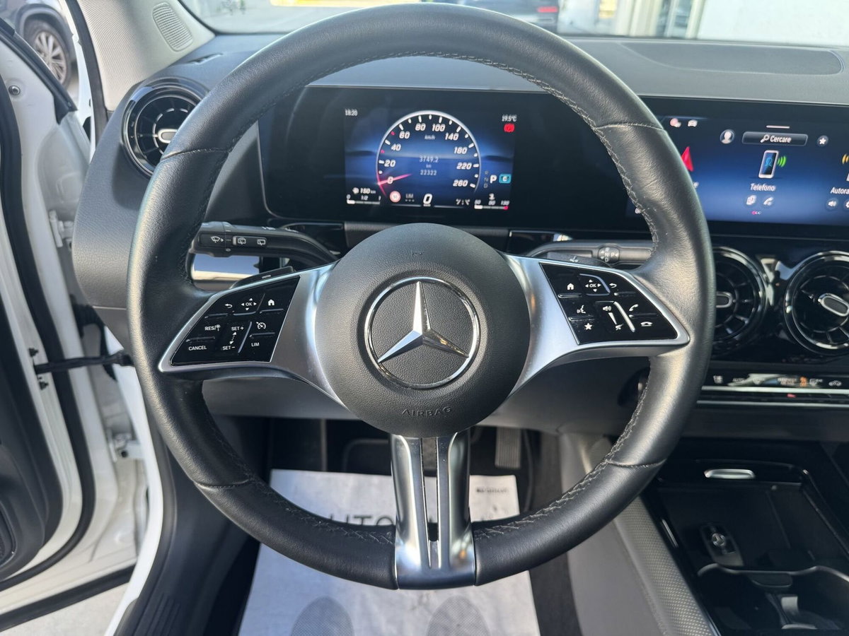 Mercedes-Benz GLA SUV 200 d Progressive Advanced auto (11)