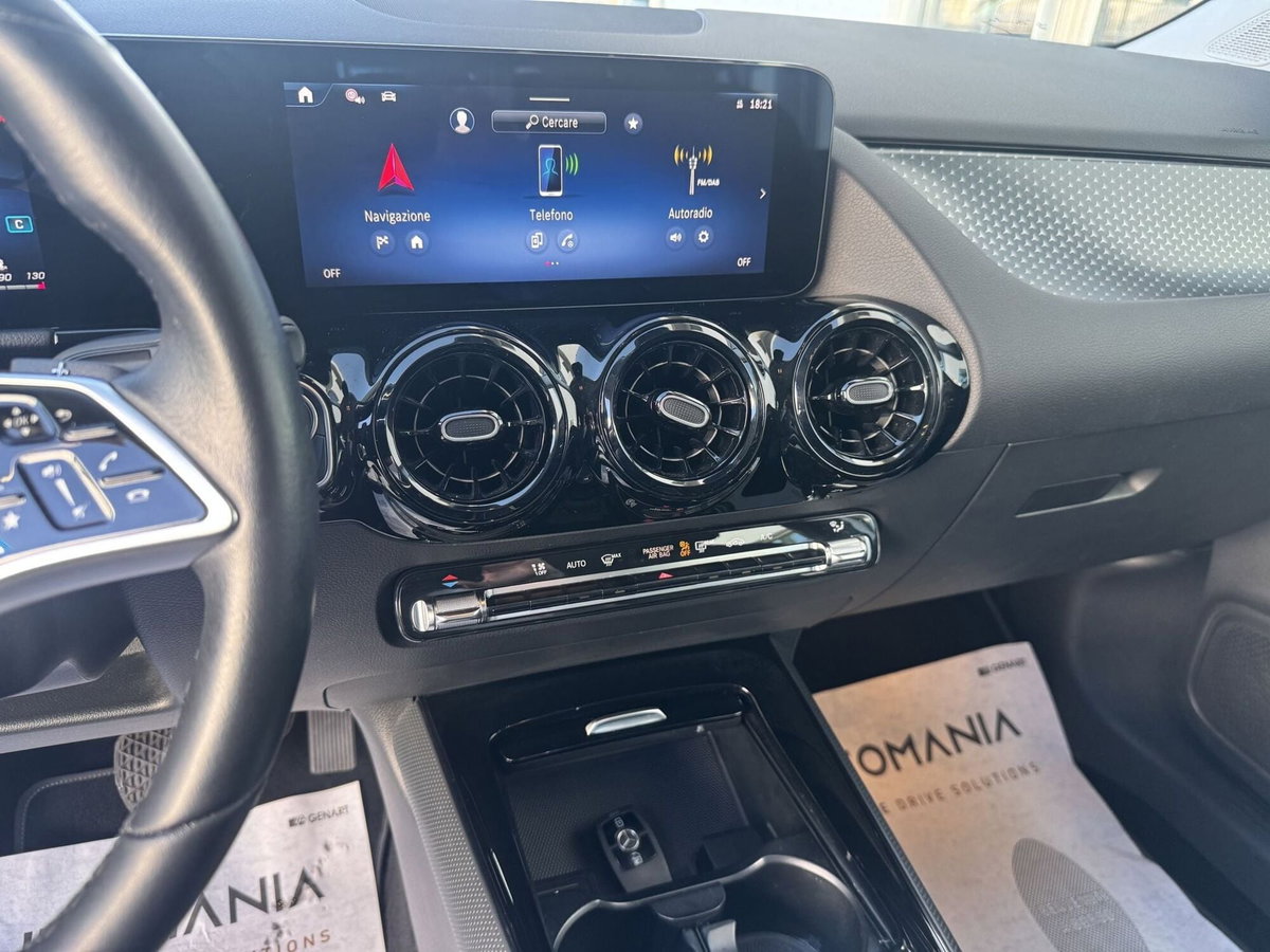 Mercedes-Benz GLA SUV 200 d Progressive Advanced auto (12)