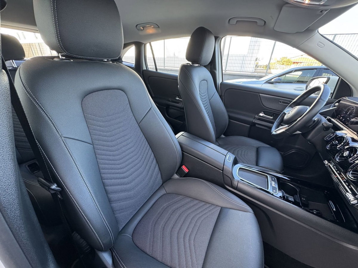 Mercedes-Benz GLA SUV 200 d Progressive Advanced auto (16)