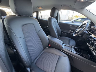 Mercedes-Benz GLA SUV 200 d Progressive Advanced auto (16)