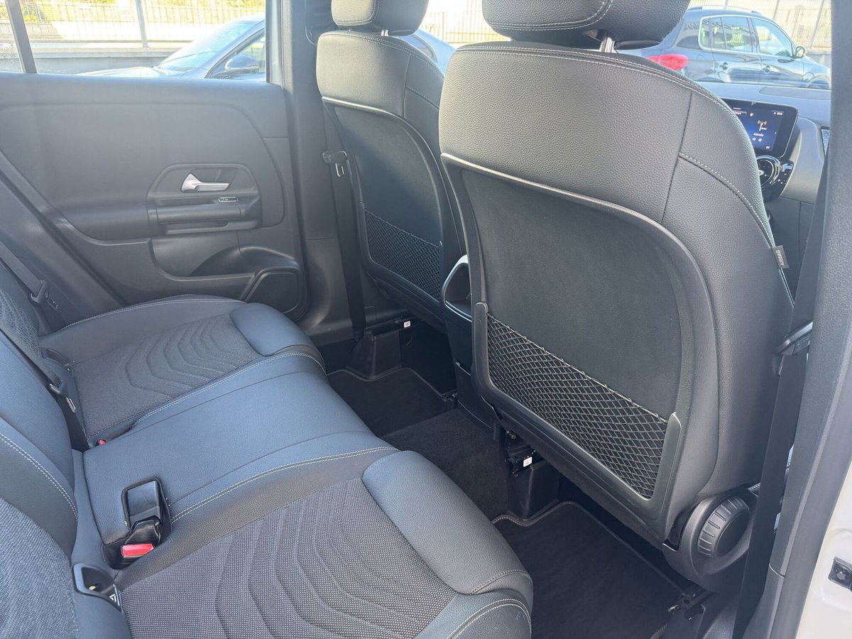 Mercedes-Benz GLA SUV 200 d Progressive Advanced auto (17)