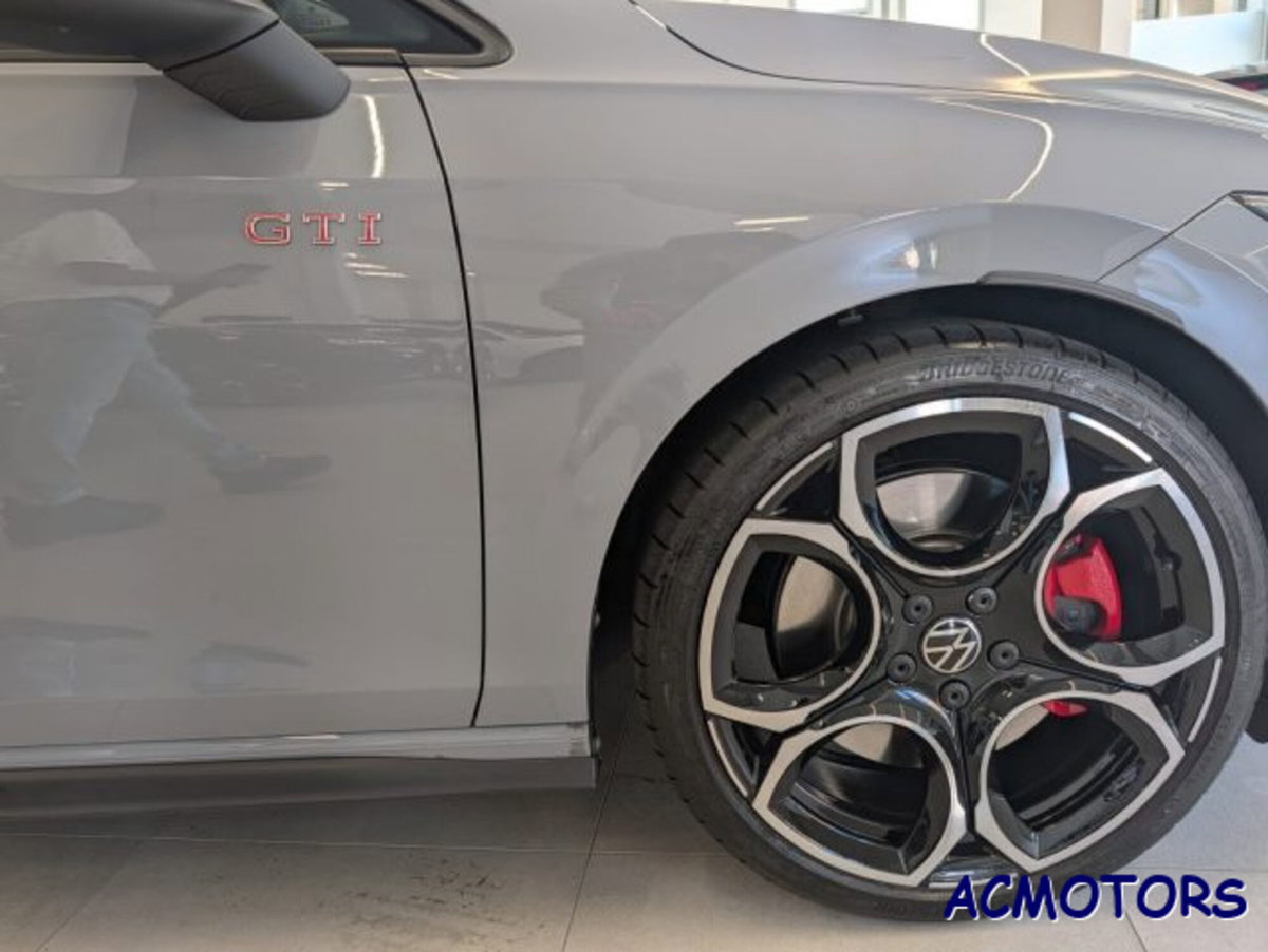 Volkswagen Golf 2.0 tsi GTI 265cv dsg (8)