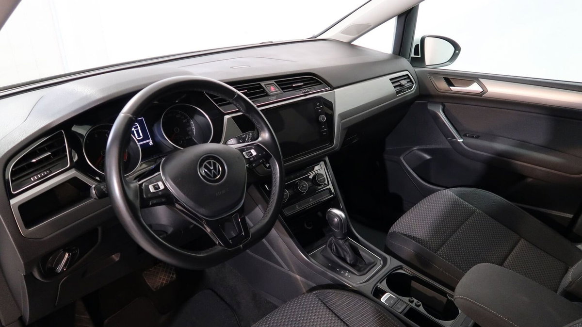 Volkswagen Touran 1.5 tsi Business 150cv dsg (4)