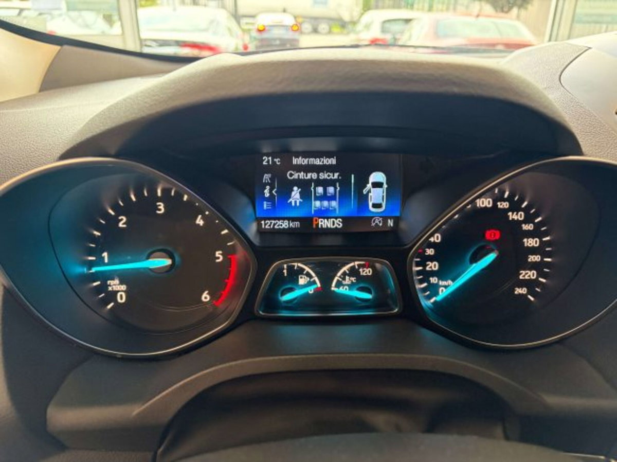Ford Kuga 2.0 TDCI 120 CV S&S 2WD Business N1 (11)