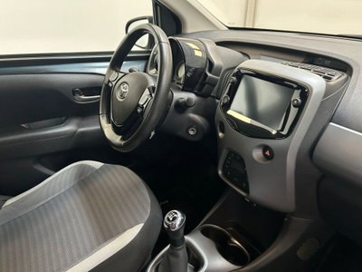 Toyota Aygo 1.0 VVT-i 72 CV 5 porte x-play MMT (8)