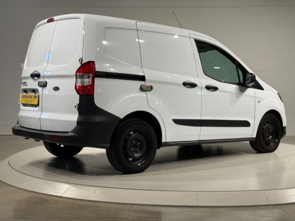 Ford Transit Courier 1.0 EcoBoost 100CV  Trend (6)