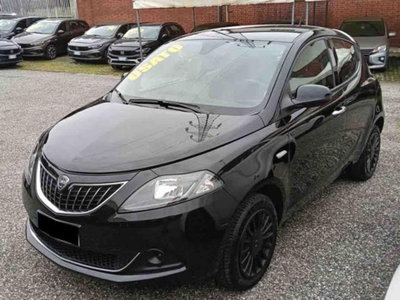 Lancia Ypsilon 1.0 FireFly 5 porte S&S Hybrid Silver Plus usata