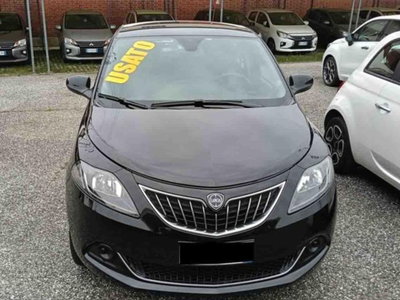 Lancia Ypsilon 1.0 FireFly 5 porte S&S Hybrid Silver Plus (2)