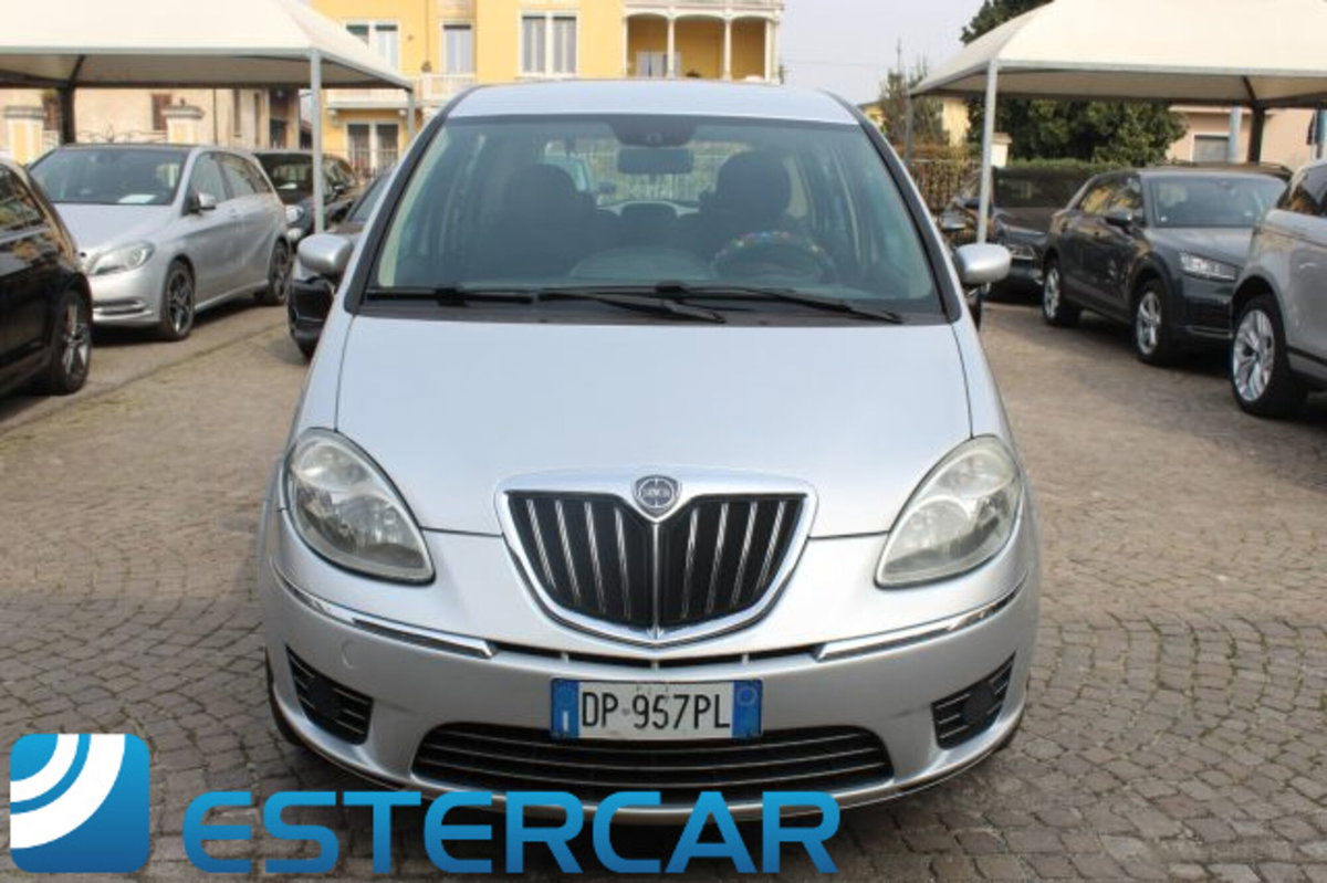 Lancia Musa 1.3 Multijet 16V 70 CV Oro (8)