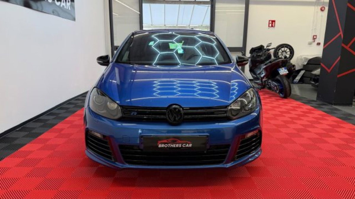 Volkswagen Golf 2.0 TSI 4mot. DSG 3p. R (2)